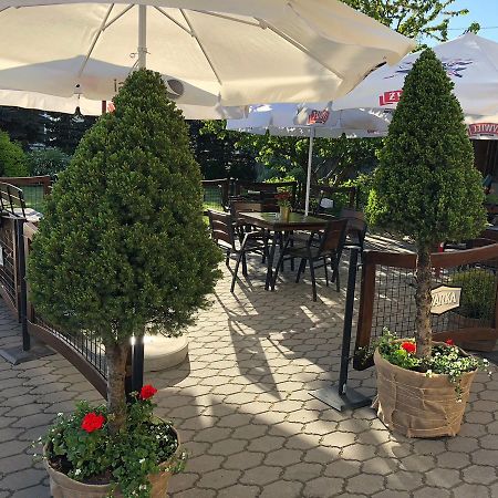 Bialy Kruk Hotel Starogard Gdański Exterior foto